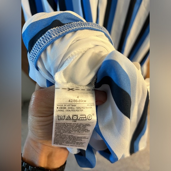 NWT Banana Republic Stripe Tiered Maxi Dress Blue Black White  SIZE 4 - Picture 7 of 9